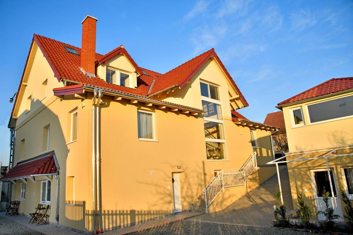 Palmy Apartmanhouse Maglod Exterior foto