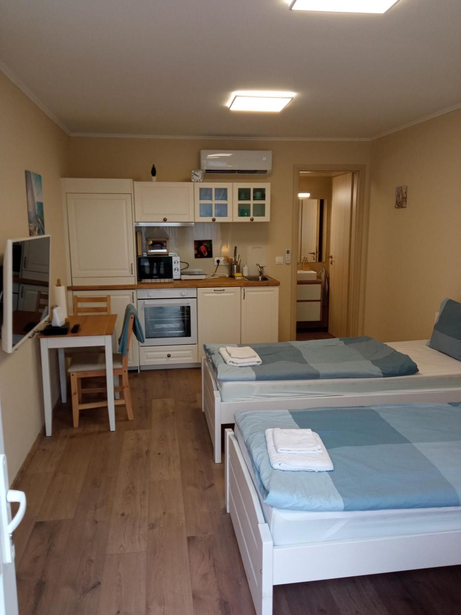 Palmy Apartmanhouse Maglod Habitación foto